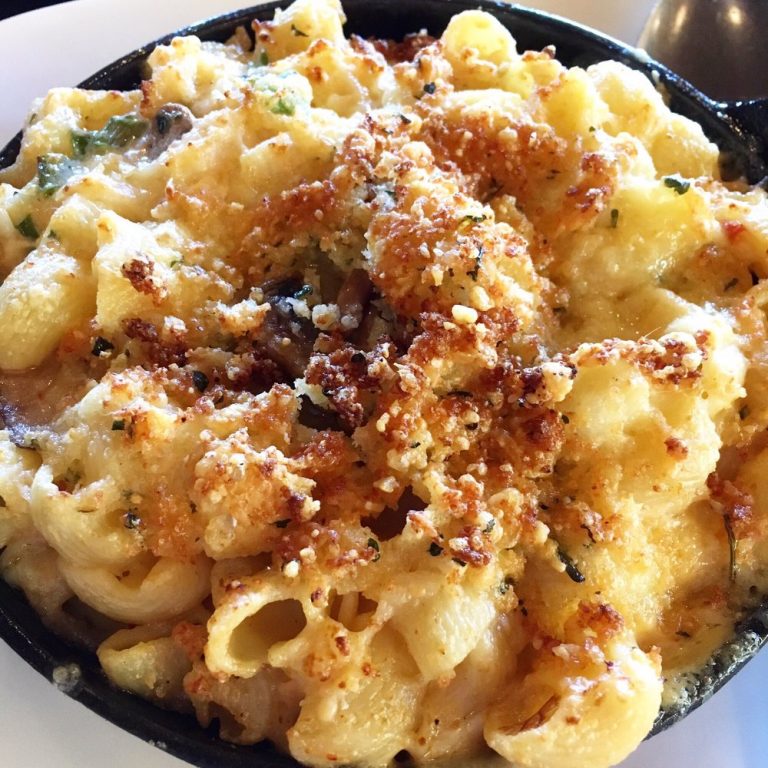 stacked mac n'cheese