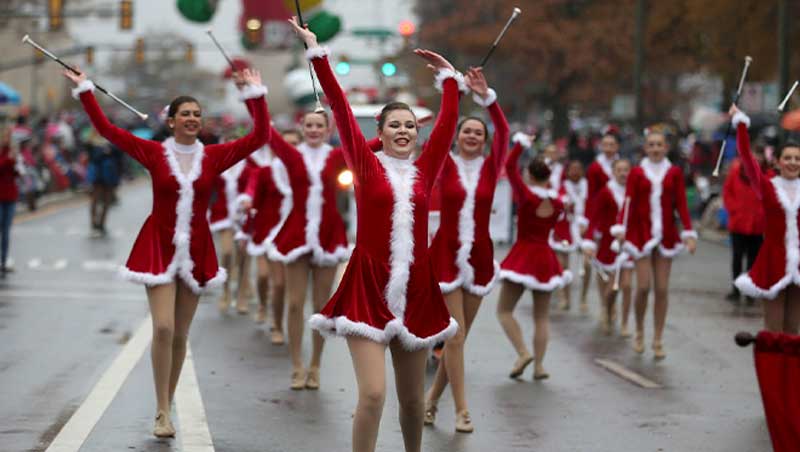 kids-marching-in-a-christmas-parade